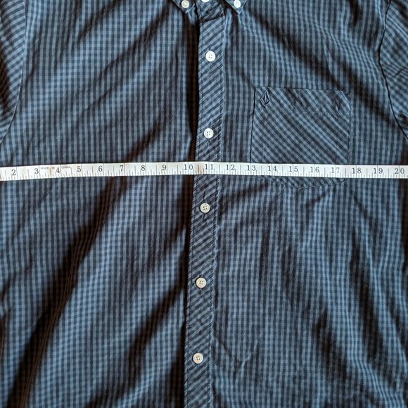 Volcom Short Sleeve Button Up Shirt - Size M - Picture 3 of 9